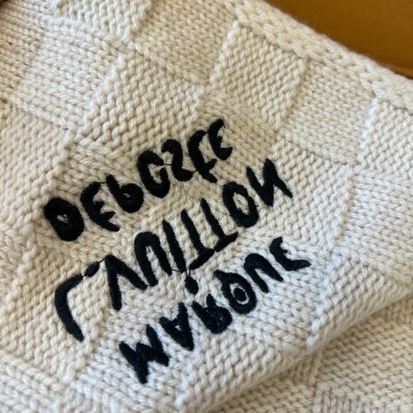 Louis Vuitton Knit Scarf - Picture 6 of 6